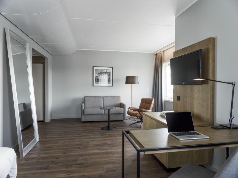 Junior Suite with River View image 4