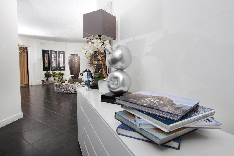 Bleu Mer Duplex & Suites - image 40