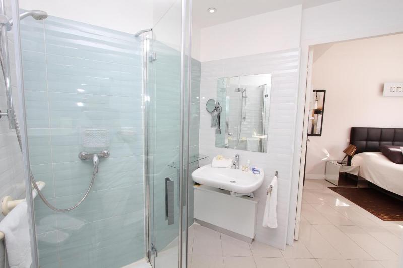 Comfort Double Room image 4