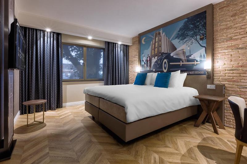 Superior King Room image 4