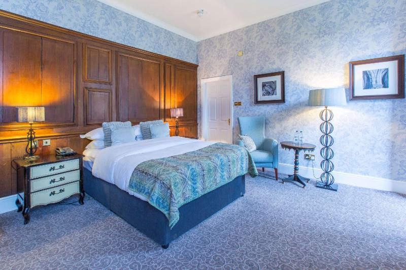 King Terrace Room with Patio Access image 3