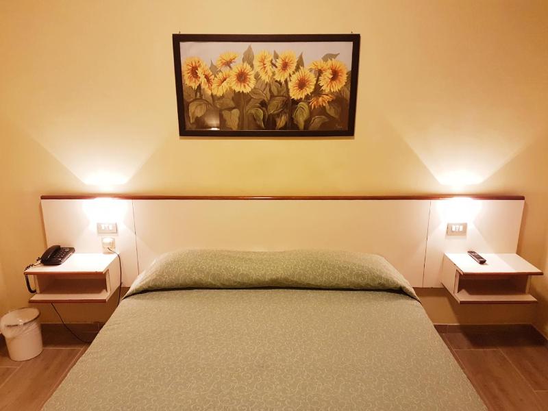 Double Room image 3