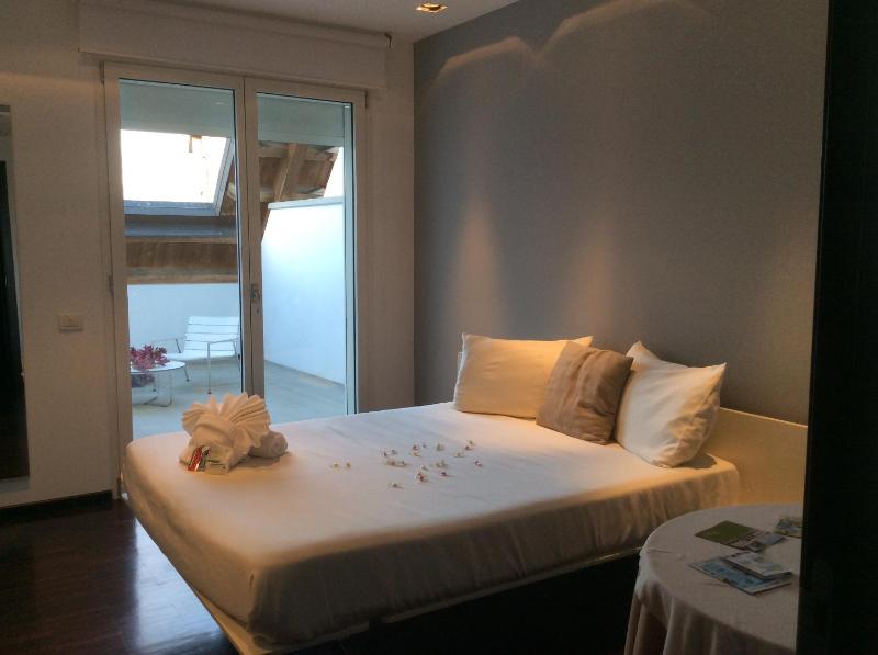 Double Room with Terrace image 1