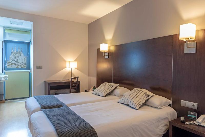 Superior Double or Twin Room image 3