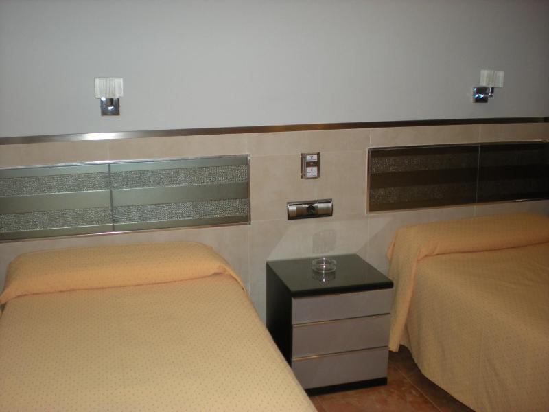 Hostal La Hispanidad - image 9