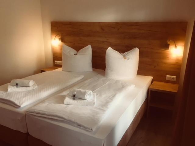 Deluxe Double Room image 4