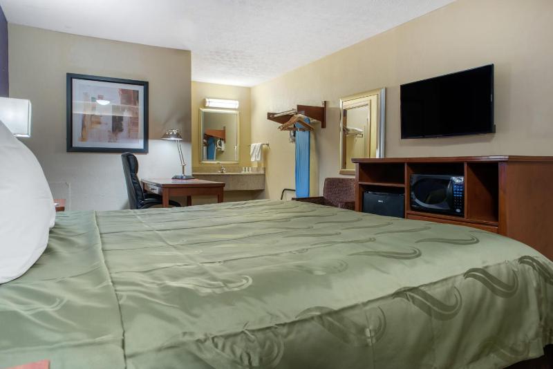 King Room - Non-Smoking image 4