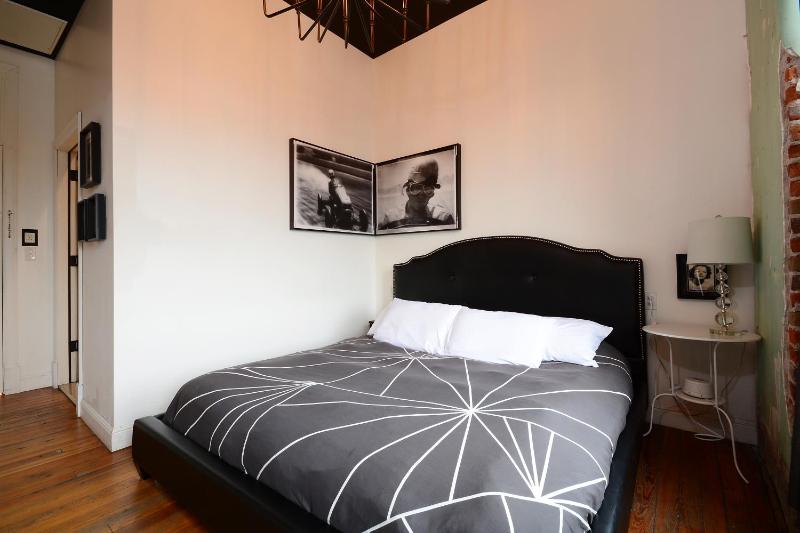 King Room image 2