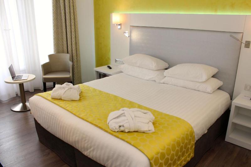 Best Western Plus Hotel Carlton - image 9