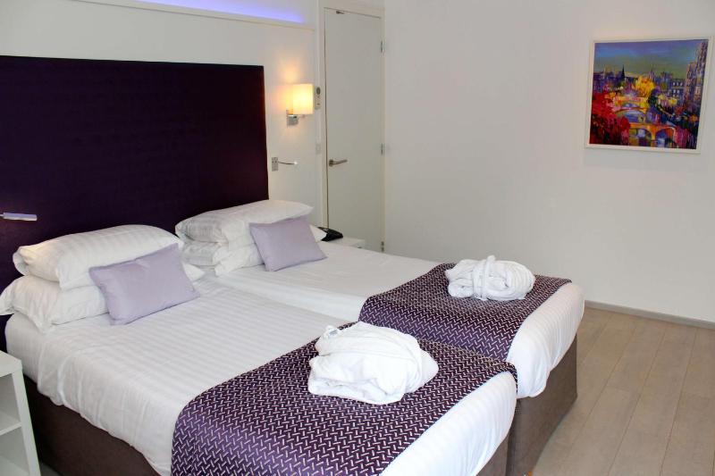 Best Western Plus Hotel Carlton - image 24