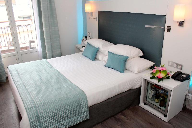 Classic Double Room image 1