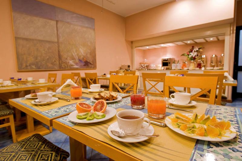 Best Western Hotel Mediterraneo - image 2