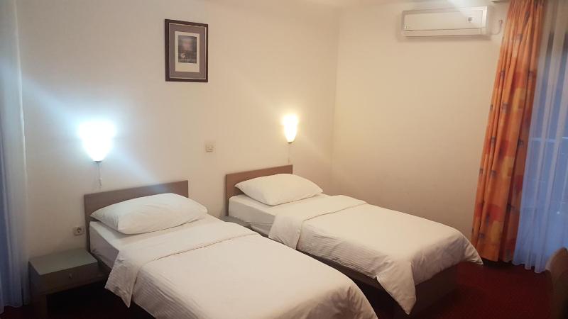 Double Room image 4