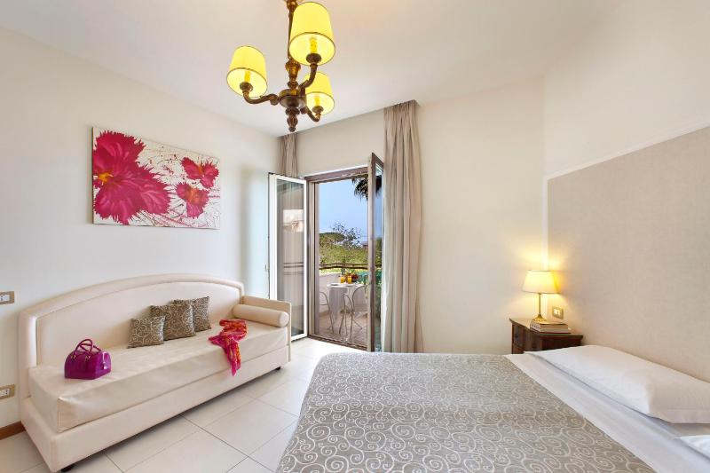 Triple Room image 3