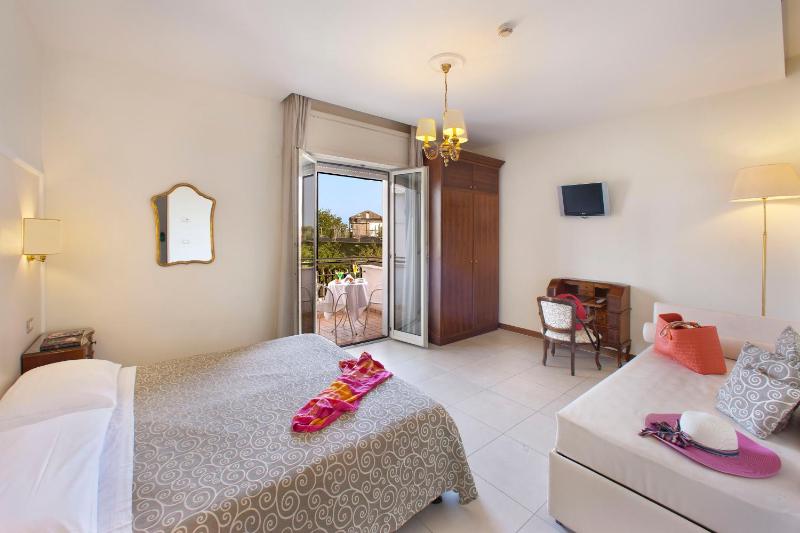 Triple Room image 1
