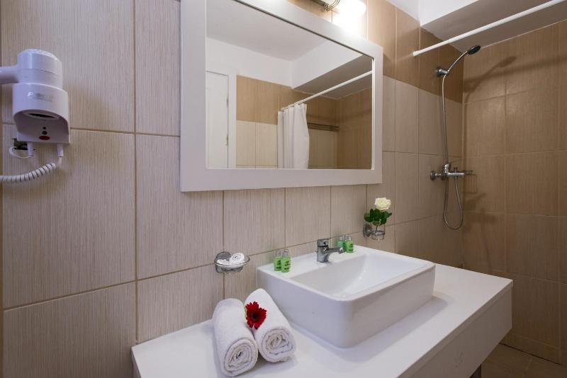 Triple Room - Split Level image 4