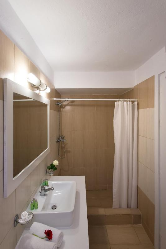 Triple Room - Split Level image 3