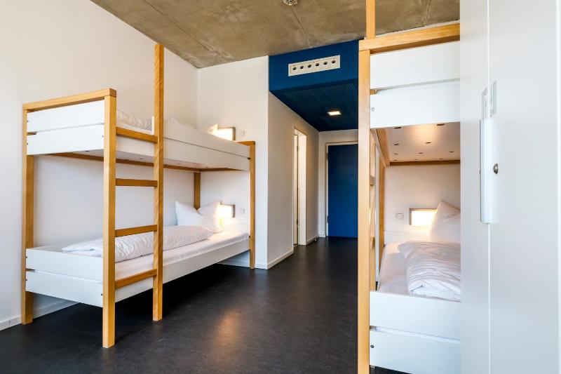 Triple Room with Bathroom image 2