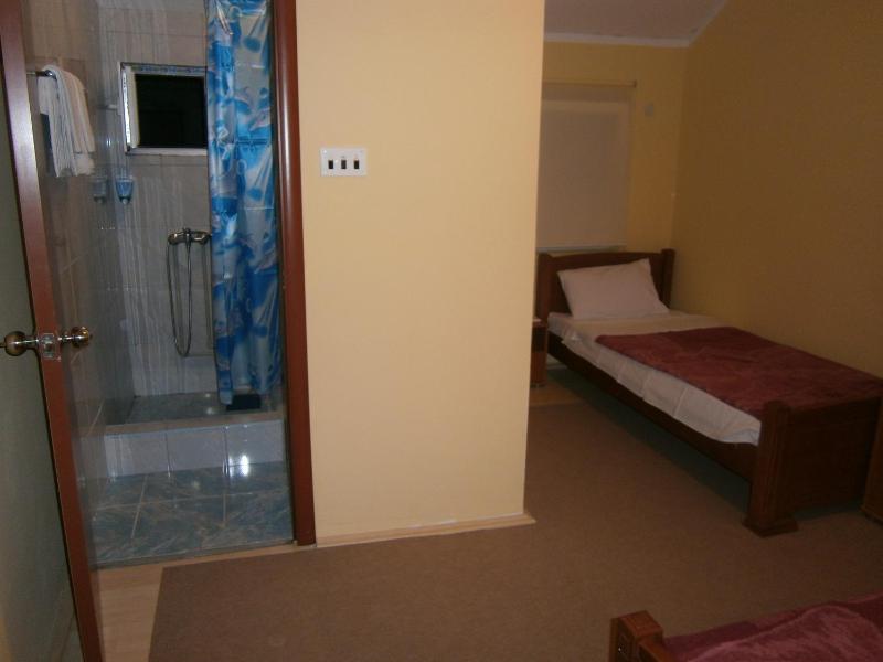 Triple Room image 2