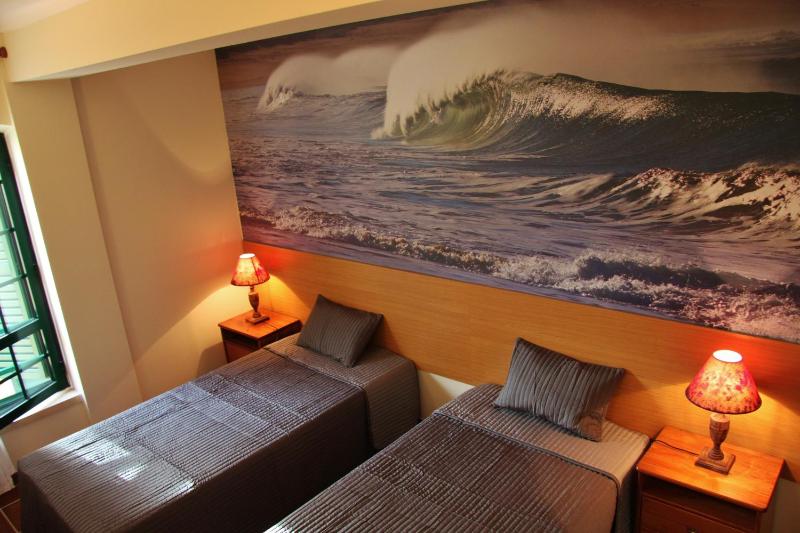 Twin Room with Shared Bathroom image 2