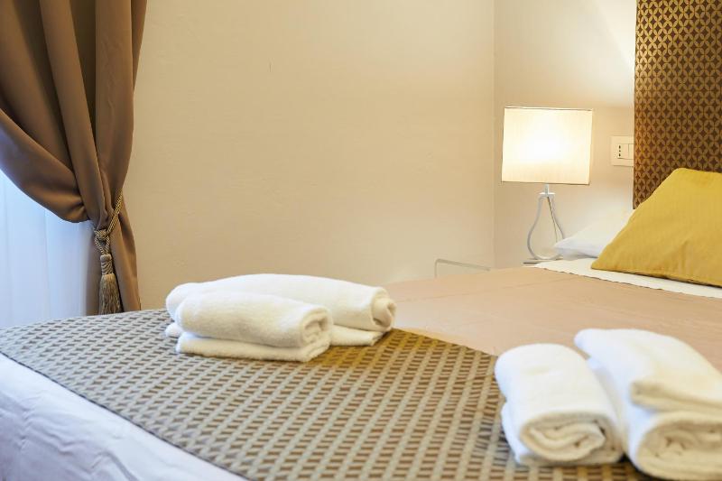 Double Room with Private Bathroom image 4
