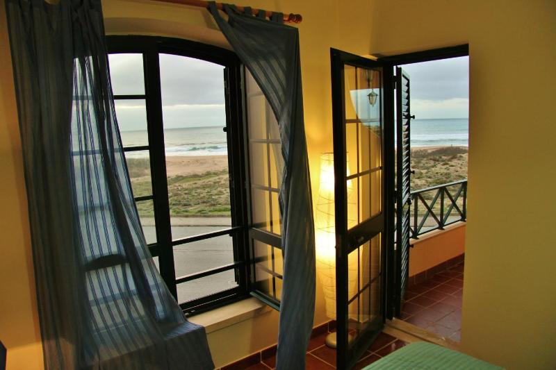 Double Room with Balcony and Sea View image 1