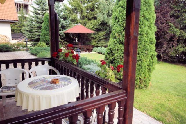 Apartment with Garden View image 4