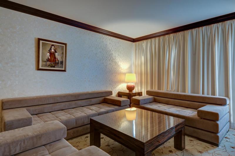 Executive Suite with Mountain View image 3