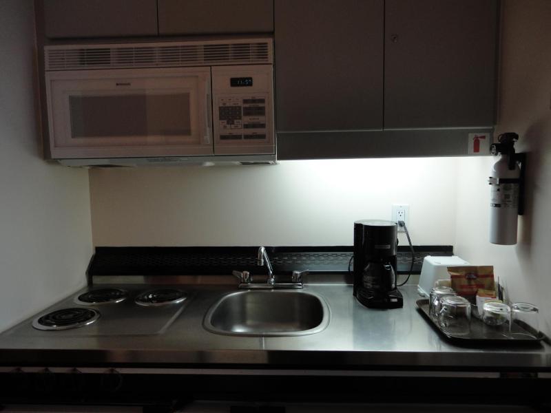 Rosedale On Robson Suite Hotel - image 16