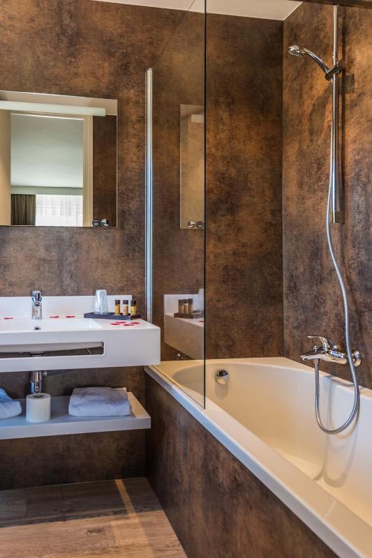 Double or Twin Room Classique image 3