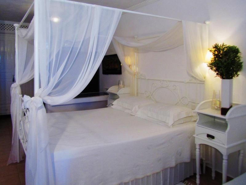 Deluxe Triple Room with Sea View image 2