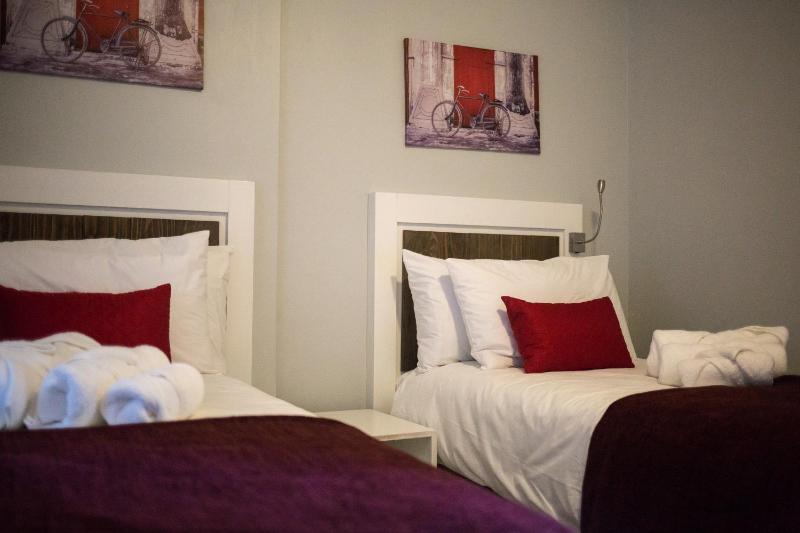 Apartment 27 - image 7