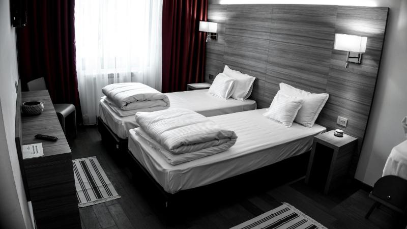Quadruple Room image 2