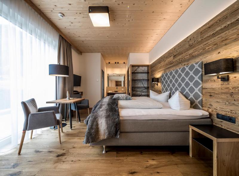 Double Room with Mountain View image 2