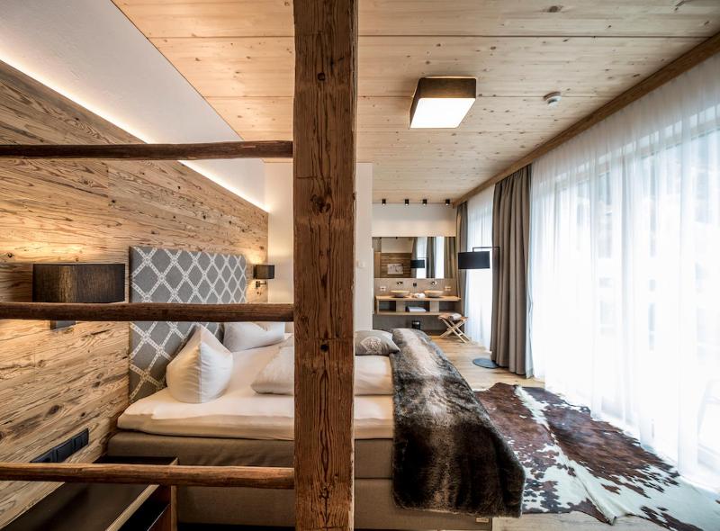 Double Room with Mountain View image 3