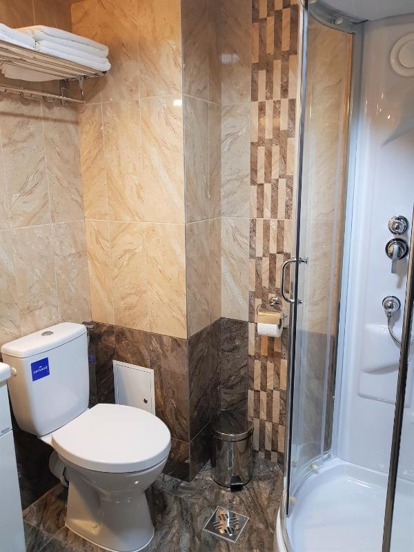 Deluxe Double Room with Balcony image 3