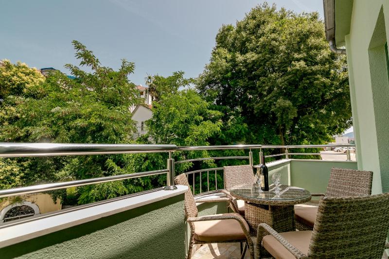 Studio Apartment image 2