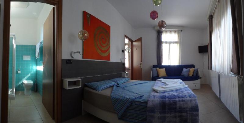 Triple Room image 3