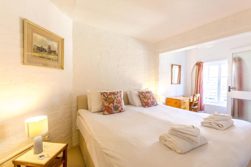 5 Coastguard Cottages - image 12