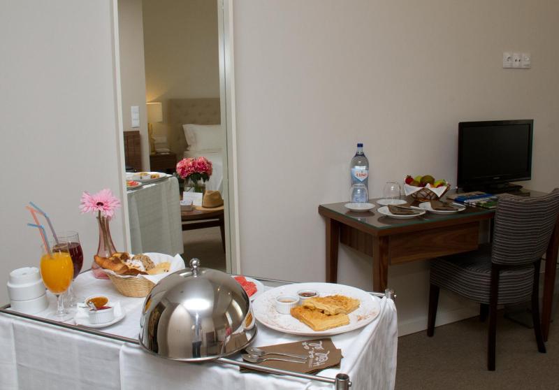 Premium Double Room image 3