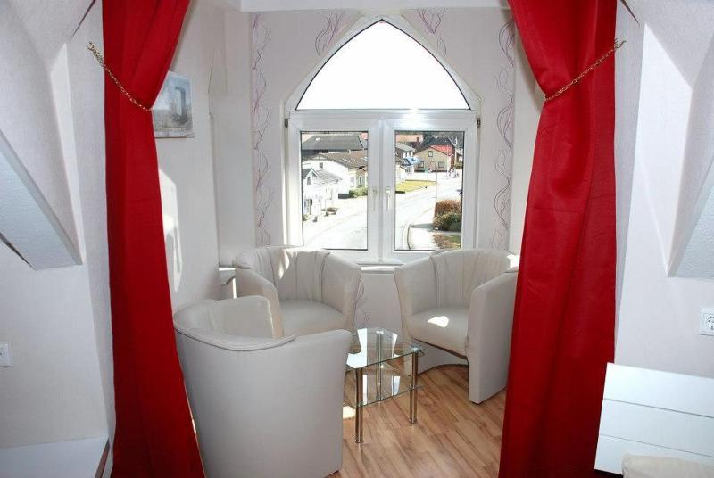 Triple Room with Shower & Toilet image 2