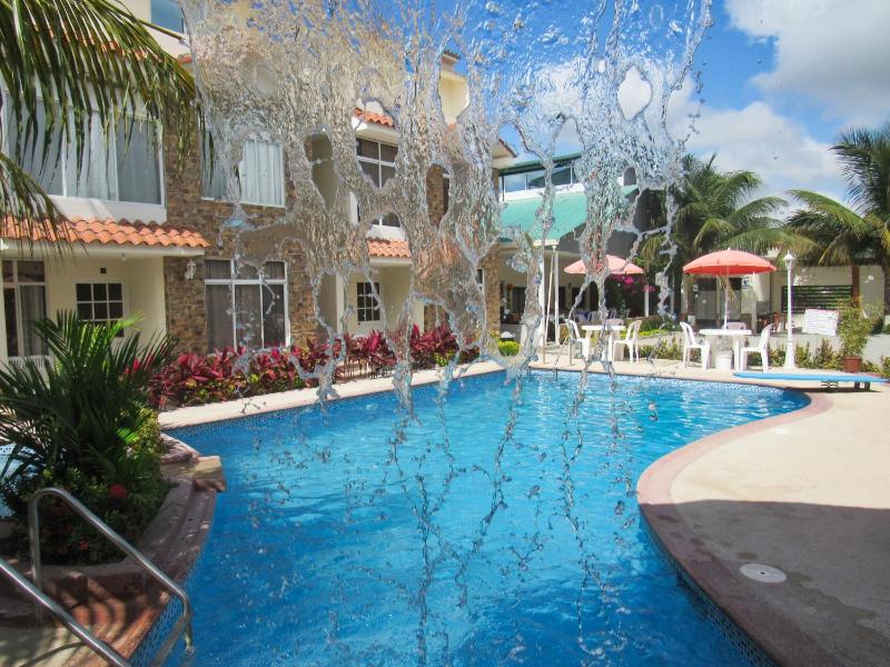 Hosteria B y B Images
