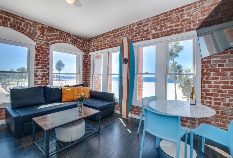 Oceanfront View One Bedroom Suite image 3