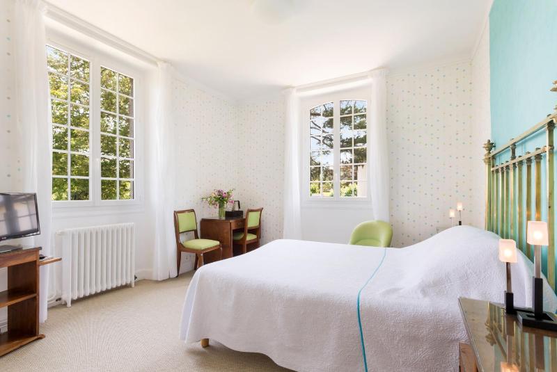 Double Room image 3
