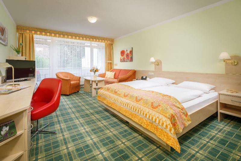 Double Room with Balcony image 2