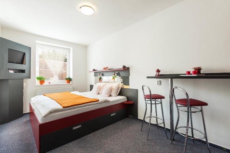Deluxe Double Room image 4