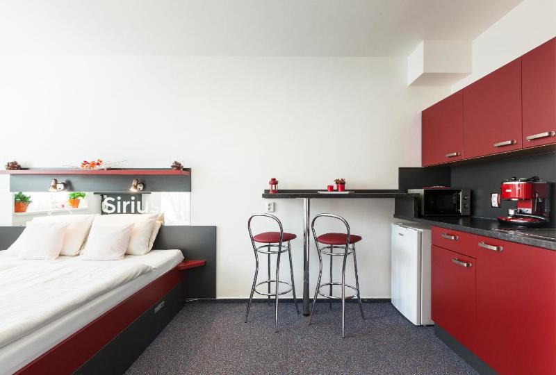 Deluxe Double Room image 2