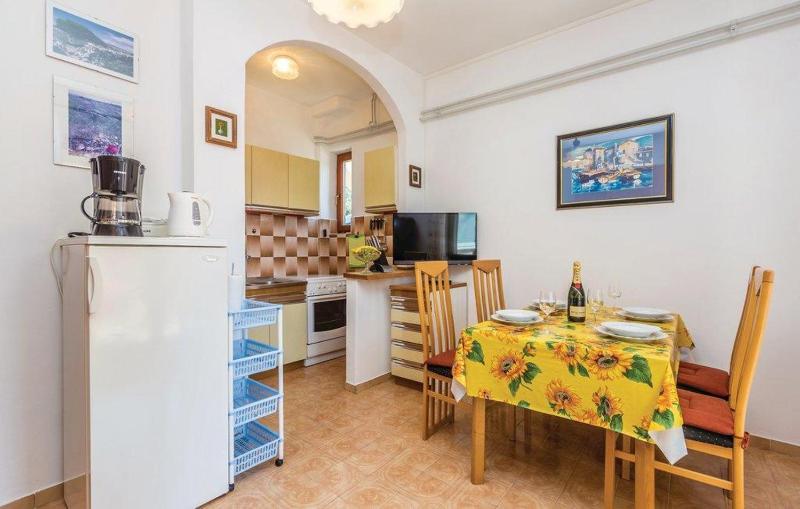 Two-Bedroom Apartment with Terrace image 2