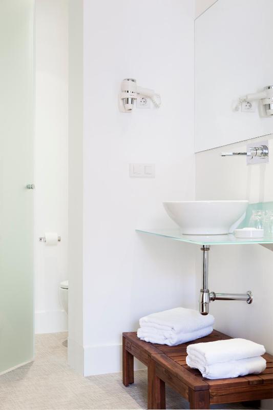 Standard Room image 3