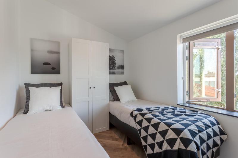 Small Twin Room image 3